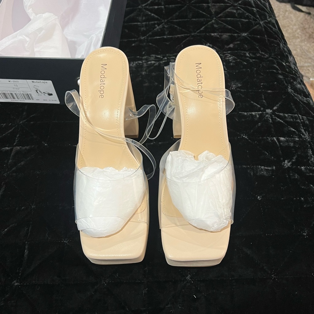 Women's Cream Heeled Sandals
